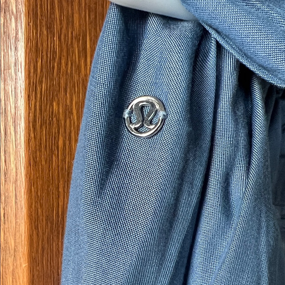 Lululemon Tencel crop pants, blue - Picture 4 of 5